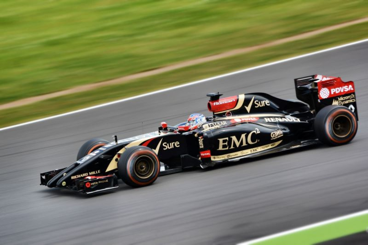 F1 賽車 2026 年開始全面使用 100% 可再生、永續使用燃料 且可用於一般傳統燃油車