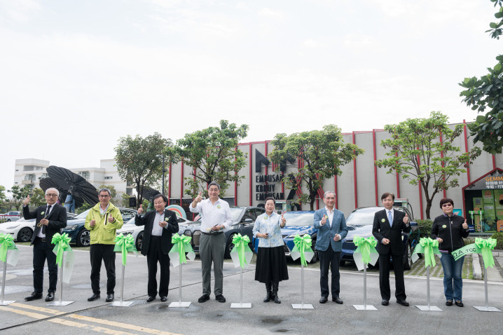 台泥攜手7-ELEVEN打造結合綠能、儲能與充電服務新世代充電站  啟用全台首座純綠電「24K GREEN」充電樁