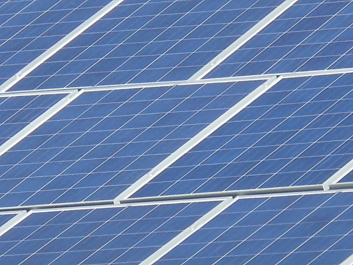 水面旋轉式太陽能站  提升36%發電效率
