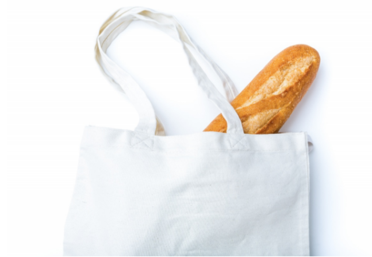 一個棉製Tote Bag使用131次後，才能與塑膠袋一樣「環保」  